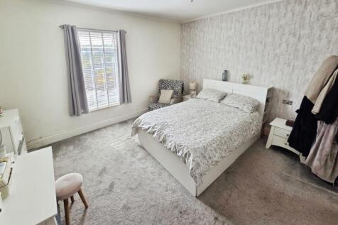 pbox-bedroom-334572.jpg