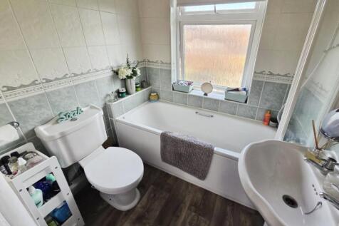 pbox-bathroom-336731.jpg