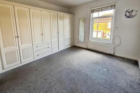 pbox-bedroom-339195.jpg