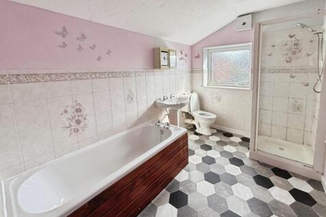 pbox-bathroom-339195.jpg