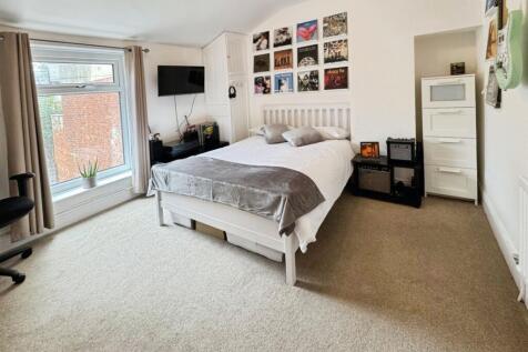 pbox-bedroom-339961.jpg
