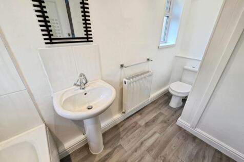 pbox-bathroom-342144.jpg