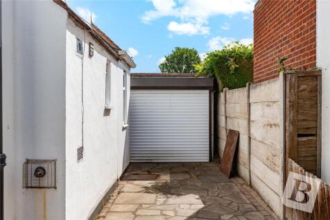 Side / Garage
