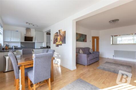Kitchen/ Dining