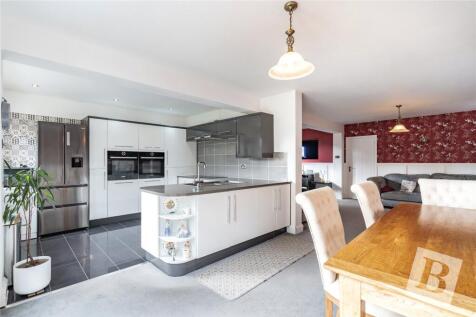 Kitchen / Dining