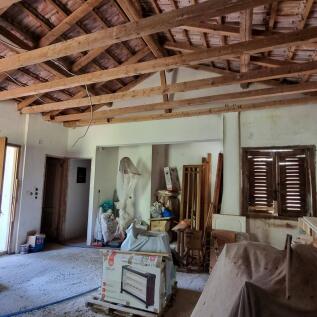 top floor unfinished liv room