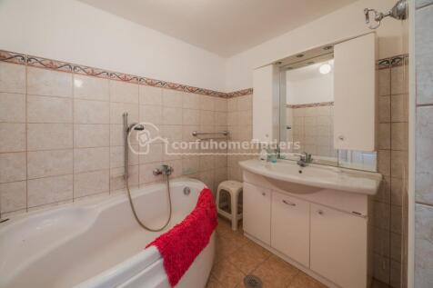 Main upstairs bathroom