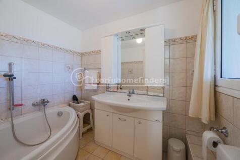 Main bedroom ensuite