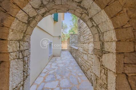 Stone passageway