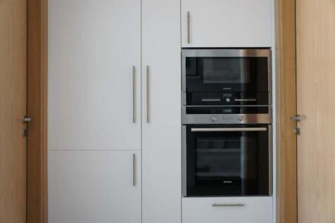 oven and fridge freezer