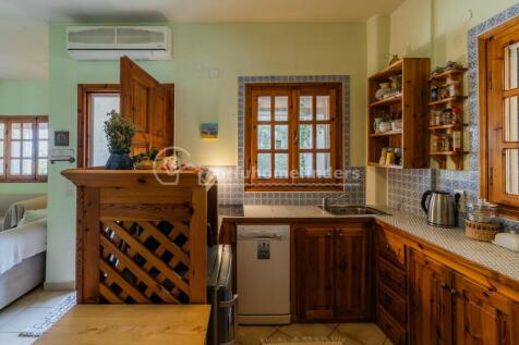 Downstairs kitchen