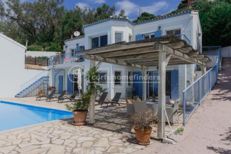 Side view of eating area and house