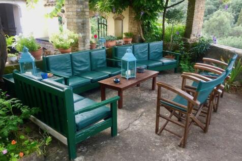 Sitting group, outside Pergola 