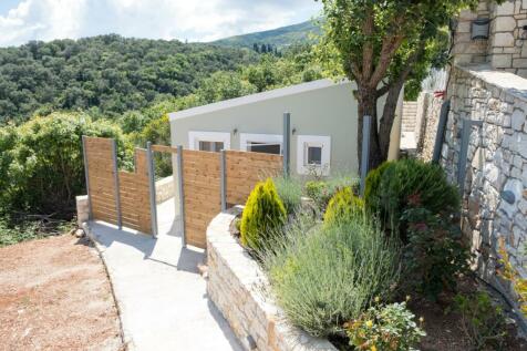 Pathway to guest house