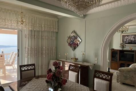 Dining to sitting room