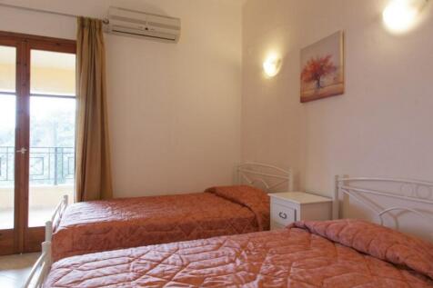 Twin bedroom 2