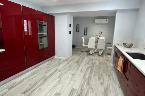 Kitchen to dining