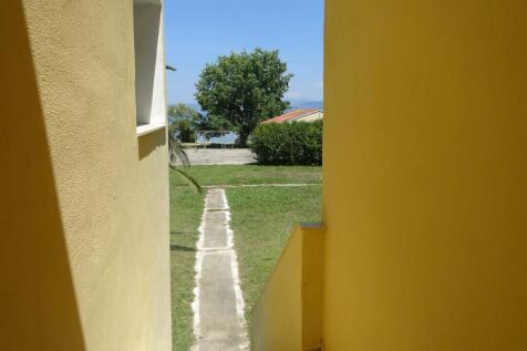 path through the garden to the sea