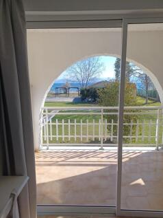 ground floor studio with garden/sea facing terrace