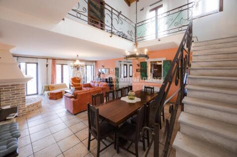 Living space from stairs