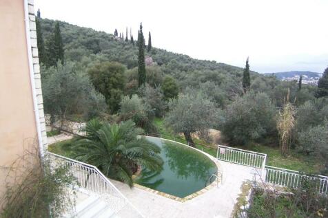 Looking down on the pool (in winter)