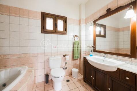 Ensuite bathroom