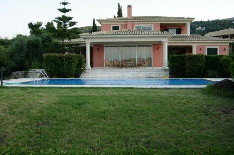 Villa, pool and garden