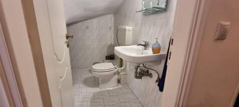 guest cloakroom