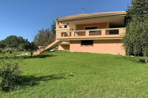 Garden to large terrace