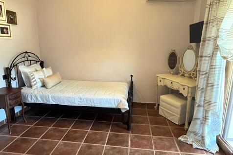 Single bedroom