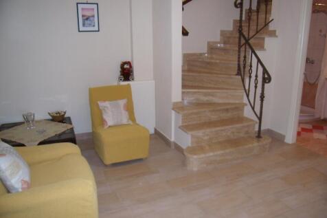 Stairs to downstairs hallway