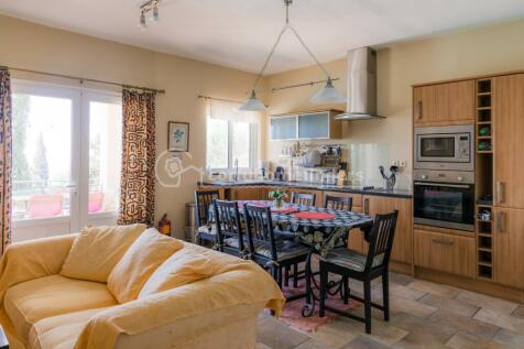 Downstairs kitchen