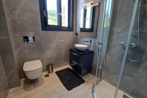 Downstairs shower room