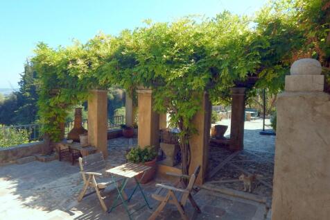 Covered pergola