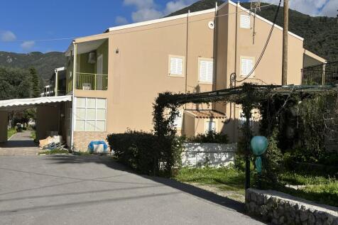 Apartment building 