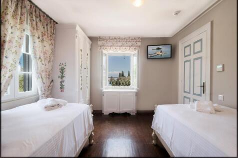 Twin room 2