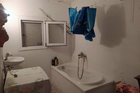 Bathroom1