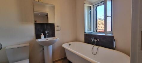 bed 1 ensuite