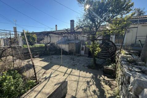 Front courtyard
