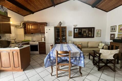 Kichen dining living room