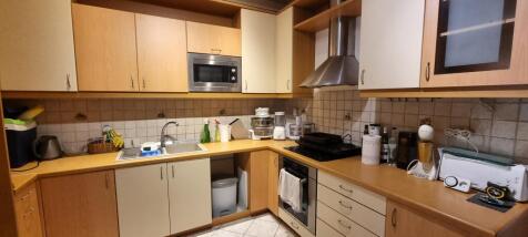 DOWNSTAIRS KITCHEN