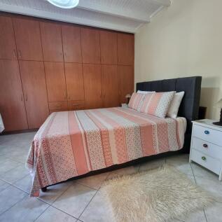 DOWNSTAIRS BED 1