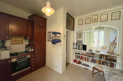 Kitchen to sitting room