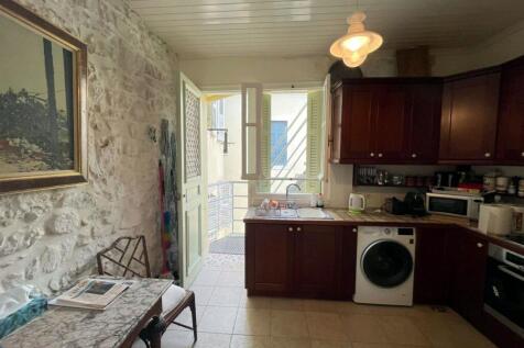 Kitchen to terrace