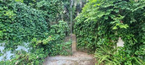 Gate