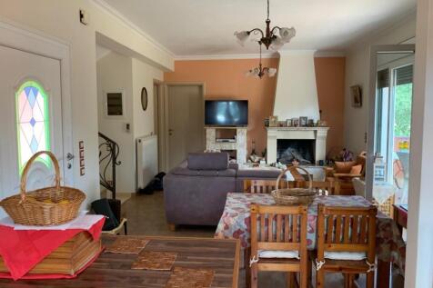 Dining to sitting room