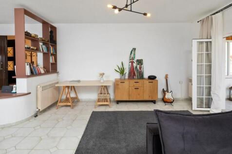 Sitting room rear