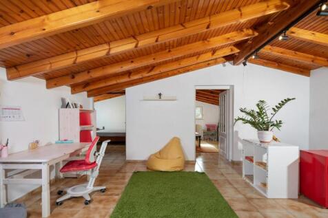 Attic to bedrooms