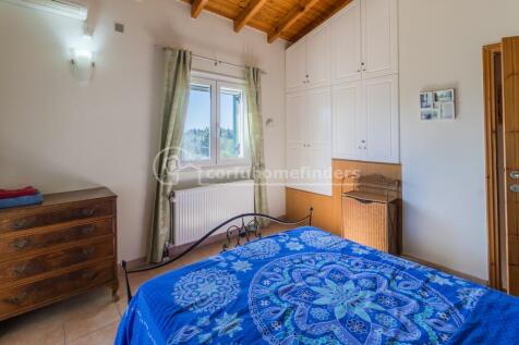 Upstairs bedroom storage