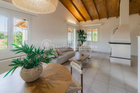 Dining area to sitting room